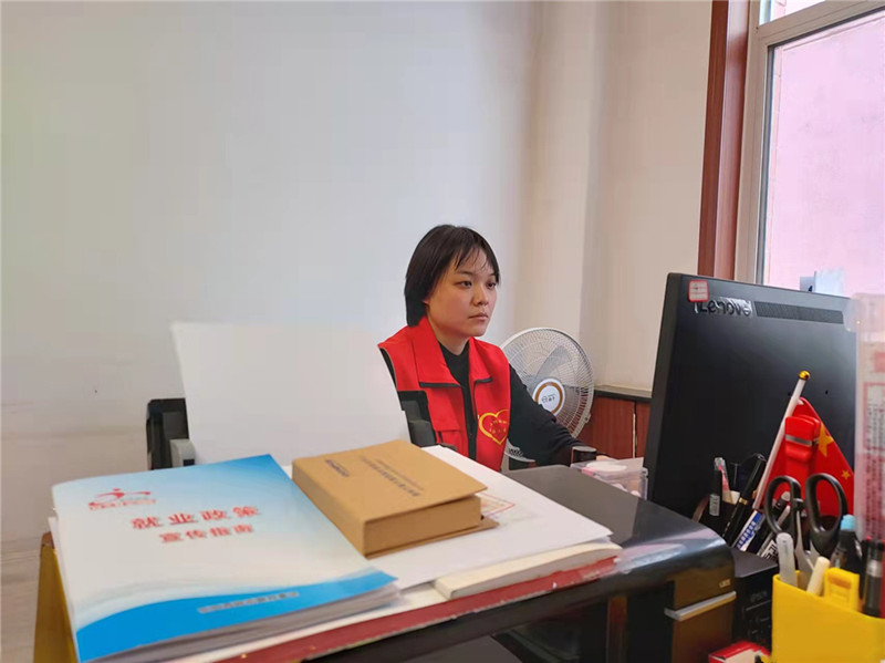 天水路社區(qū)居委會(huì)領(lǐng)導(dǎo)團(tuán)隊(duì)全新亮相，展望未來(lái)發(fā)展之路