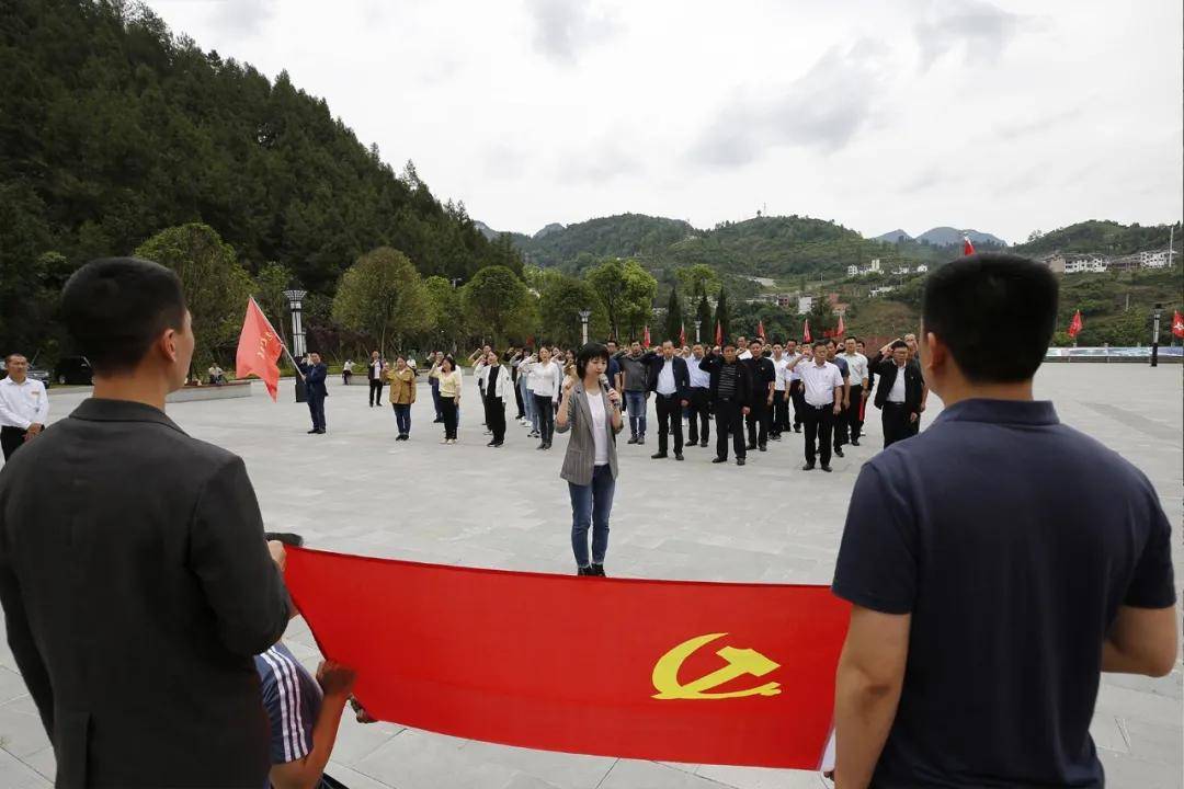 余慶縣民政局領(lǐng)導(dǎo)團(tuán)隊(duì)，引領(lǐng)變革，筑夢(mèng)前行