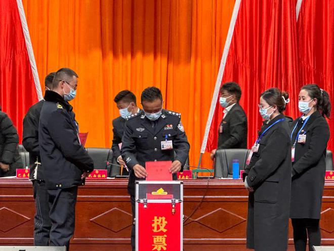 定日縣劇團(tuán)新任領(lǐng)導(dǎo)引領(lǐng)變革，鑄就輝煌成就