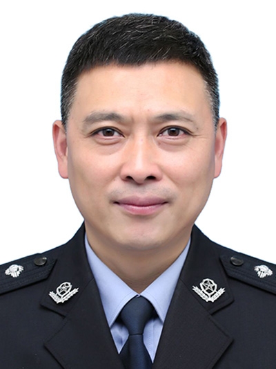開化縣公安局領(lǐng)導(dǎo)團(tuán)隊(duì)引領(lǐng)公安事業(yè)邁向新高度