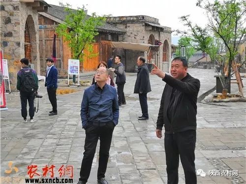 蔡家塬村村委會(huì)領(lǐng)導(dǎo)團(tuán)隊(duì)新貌及未來(lái)展望